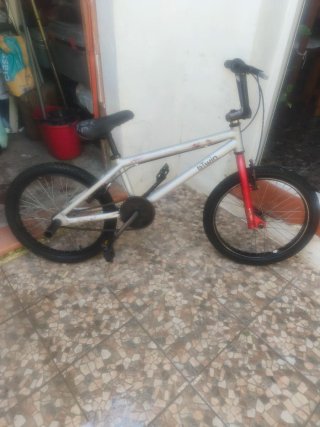 Bicicleta BMX Btwin
