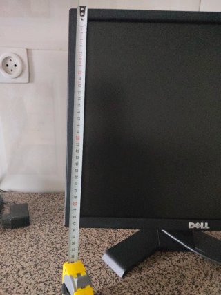Monitor DELL Negro mas cable de alimentación y VGA