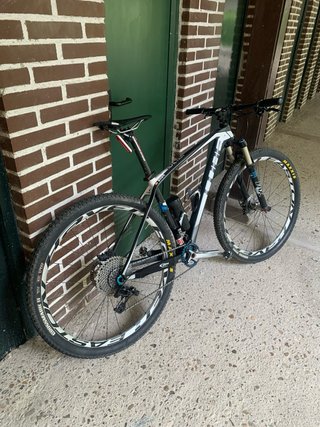 Bicicleta de Montaña Cube