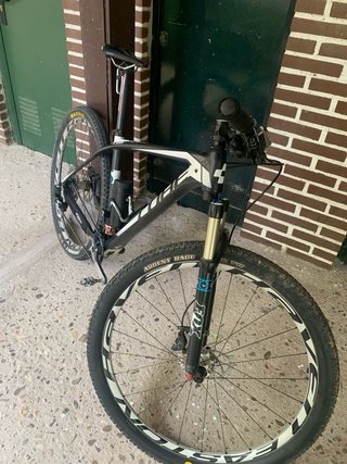Bicicleta de Montaña Cube