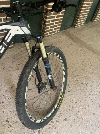 Bicicleta de Montaña Cube