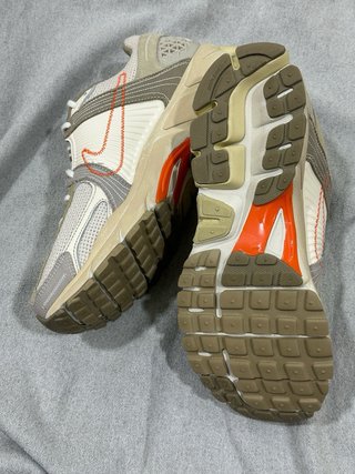 Nike Zoom Vomero 5 Beige/Blanco