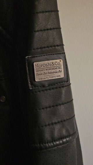 Cazadora biker Koroshi&Co efecto piel negra