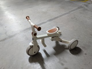 Triciclo Evol con capota y arnés