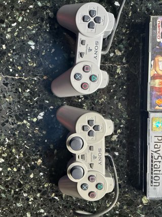 PlayStation 1 PS1 + 2 Giochi