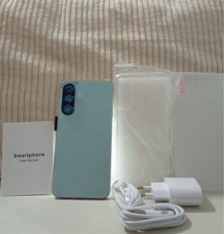 Smartphone Android con caricabatterie e manuale