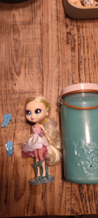 Muñeca Bright Fairy Friends con accesorios