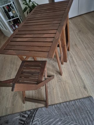 Mesa y 3 ...Silla de Madera Marrón