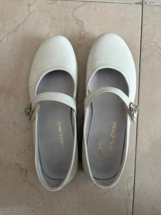 Zapatos de comunión blanco roto