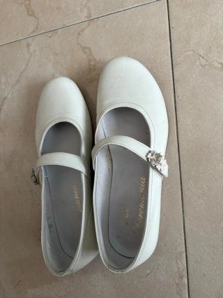 Zapatos de comunión blanco roto