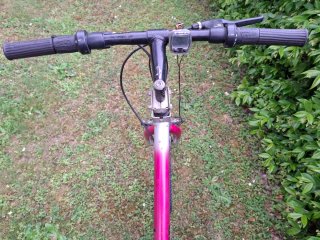 Bici da donna. Mountain bike. MTB.