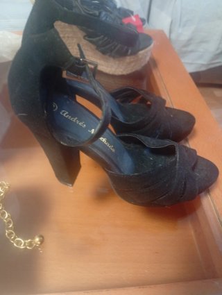 Zapatos de tacón Andrés Machado talla 33