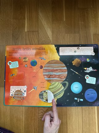 Levanta las solapas y descubre el espacio