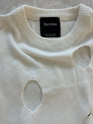 Jersey Bershka blanco roto talla M