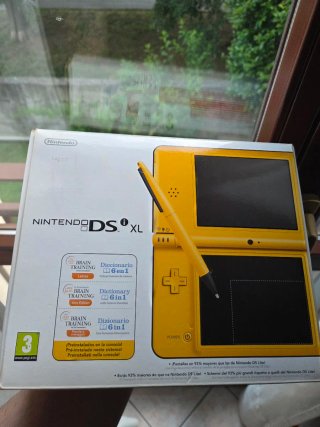 Nintendo DSI XL con scatola e accessori