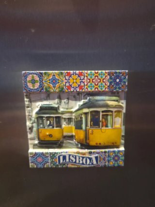 Imán de Lisboa con Tranvías