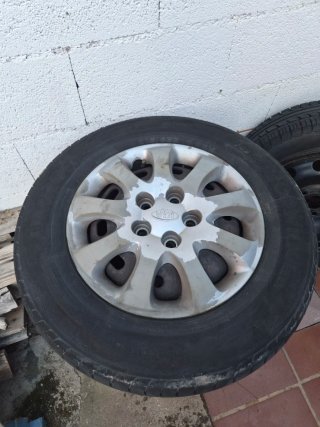 Llantas Kia Carnival