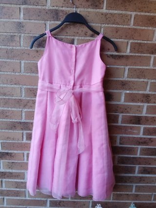 Vestido rosa niña