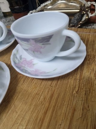 Juego de 3 tazas y platos de porcelana