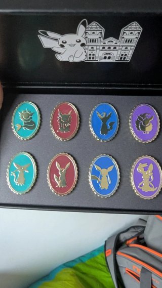 Set Pins Eevee Evoluciones Pokémon