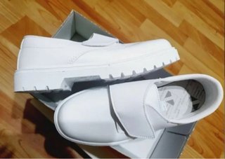 Zuecos sanitarios blancos talla 38