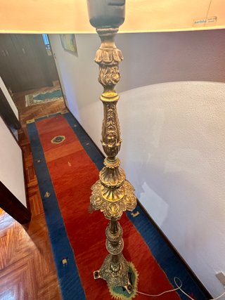 Lámpara de pie de bronce y tela