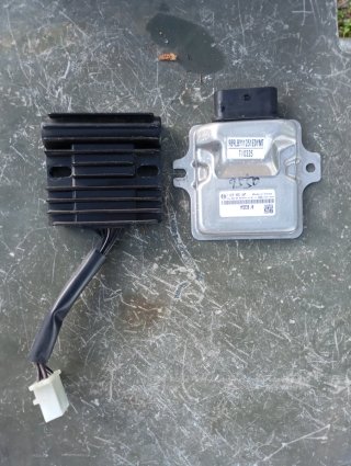 MH VR10 Escape Moto