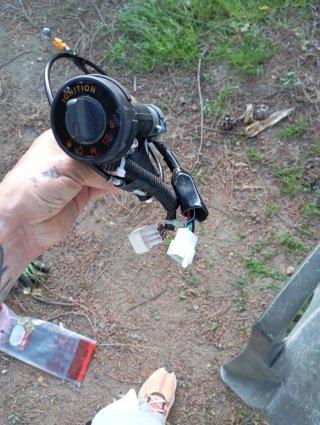 MH VR10 Escape Moto