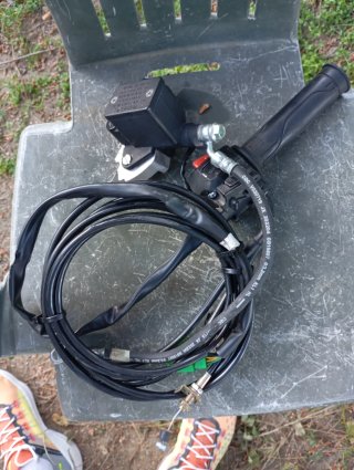 MH VR10 Escape Moto