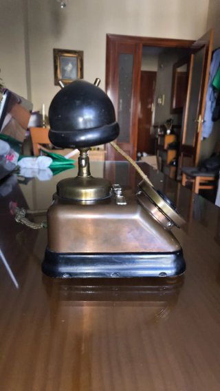 Antico telefono danese KTAS