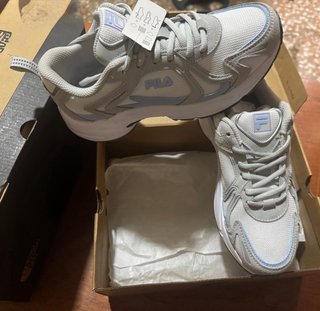 Deportivas Fila azul clarito  y blancas