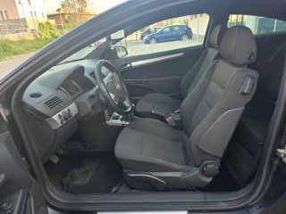 Opel Astra GTC SPORT/ Pegatina C/ km:157.321