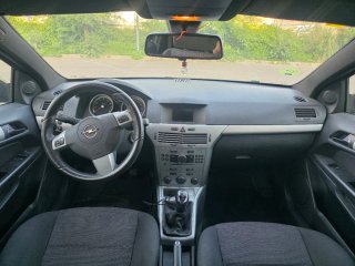 Opel Astra GTC SPORT/ Pegatina C/ km:157.321