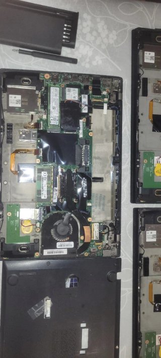 3x Lenovo ThinkPad X1 Carbon