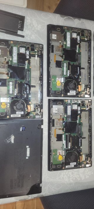 3x Lenovo ThinkPad X1 Carbon