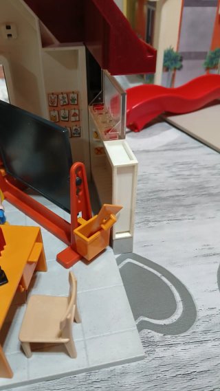 Escuela Playmobil con figuras