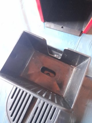 Cafetera Nespresso Inissia Roja