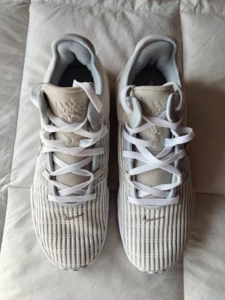 44 Nike LeBron Witness VI, Nuevas, N. 44