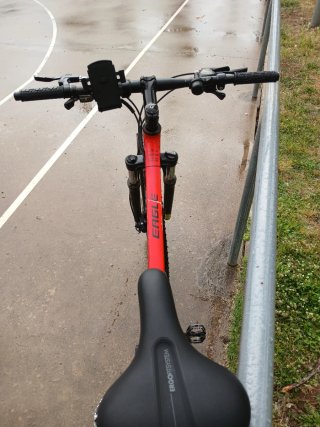 Bicicleta Montaña WEED Roja Y los accesorios