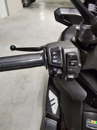 Yamaha X-Max 300 Tech Max Dark Magma