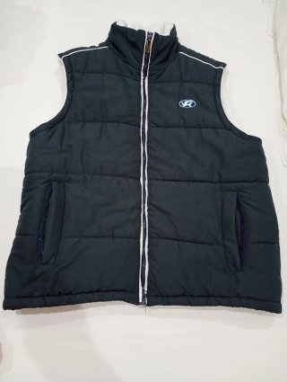 Chaleco acolchado negro interior polar
