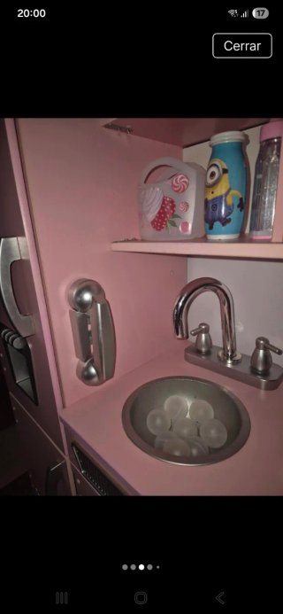 Cocina de juguete rosa de madera