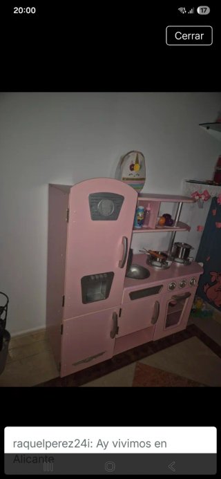 Cocina de juguete rosa de madera