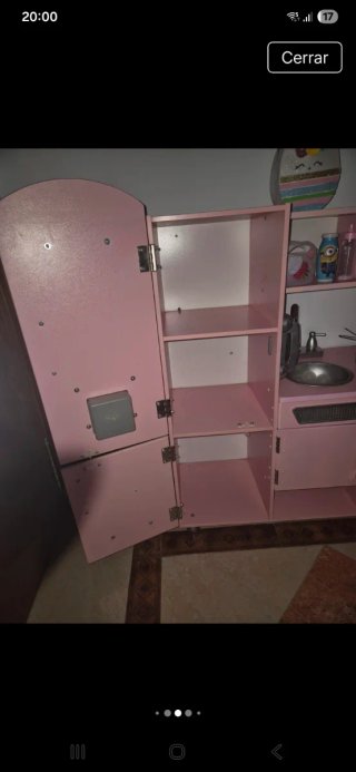 Cocina de juguete rosa de madera