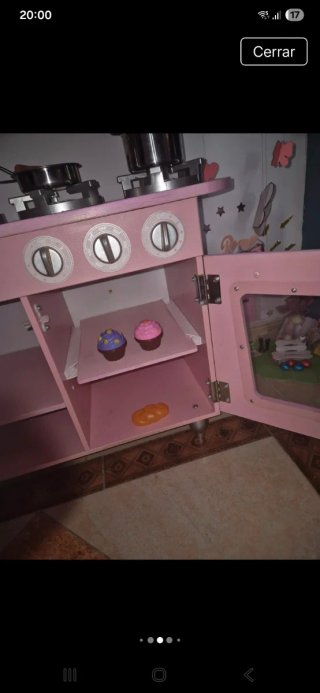 Cocina de juguete rosa de madera