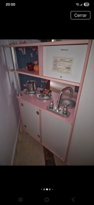 Cocina de juguete rosa de madera