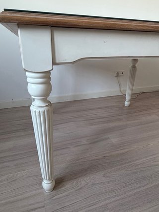 Mesa de comedor de madera