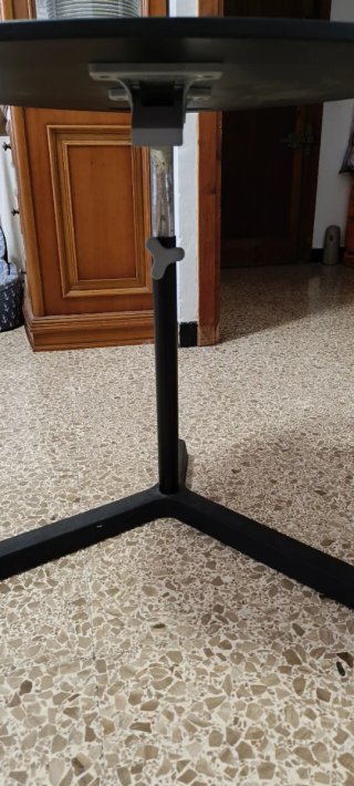 Mesa auxiliar portátil negra