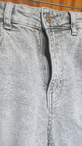 Bermuda Vaquera Gris Rotos Bershka Talla S