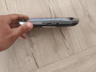 PS Vita + 5 Juegos + Funda + Cable ALGO NEGOCIABLE